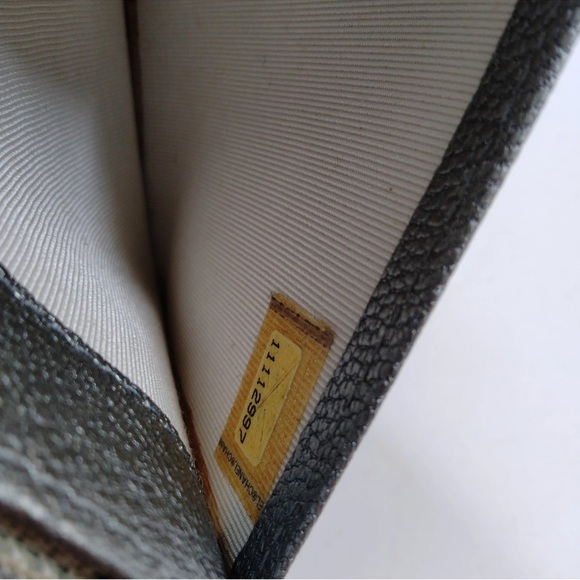 Gorgeous “Chanel” Gold And Silver Leather Wallet - Picture 11 of 14